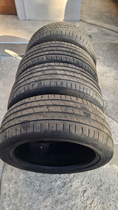 Летни гуми 245/45/19 в много добро състояние