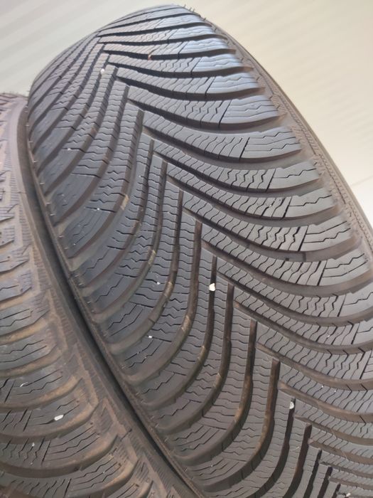 2 бр зимни 215/65/17 Michelin Дот 24г