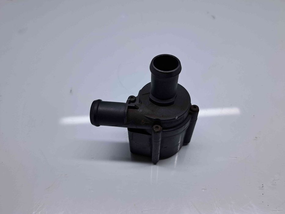 Pompa recirculare apa  Volkswagen Golf 7 (5G) [Fabr 2014-prezent] 5Q09