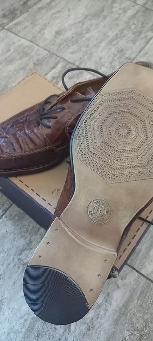 Pantofi model deosebit!