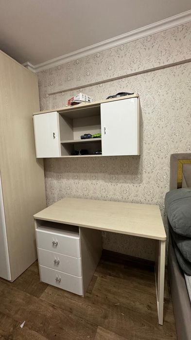 Стол письменный + шкаф полка .