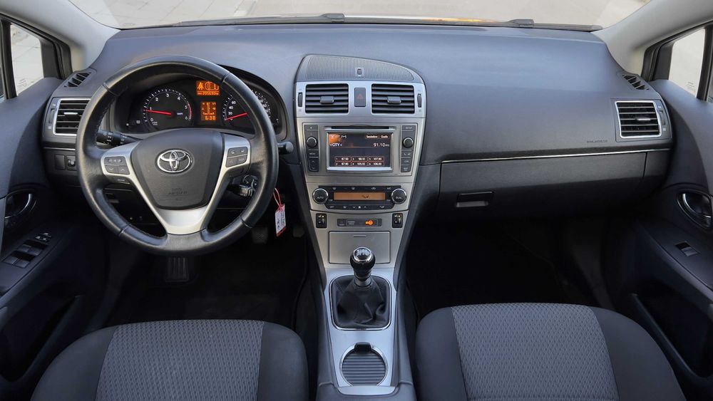 Toyota Avensis 2.2 D-4D 2014г
