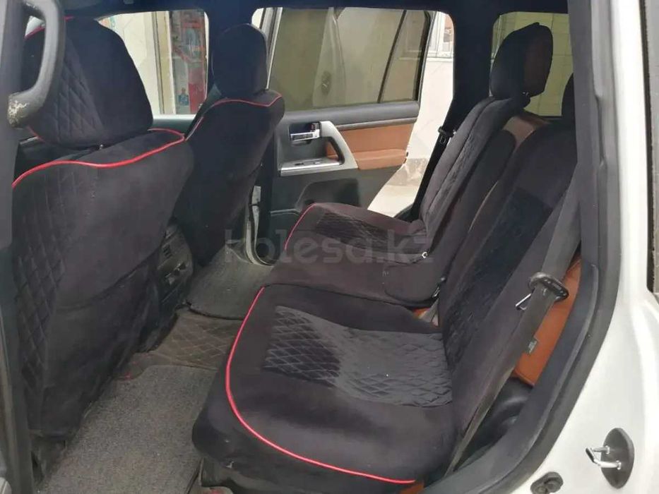 Toyota Land Cruiser 200