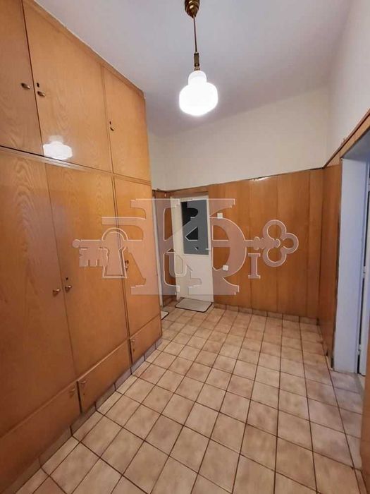 Дава се под наем Тристаен апартамент в Добрич, Център - 90 кв.м за 280.5 € - Снимка #9