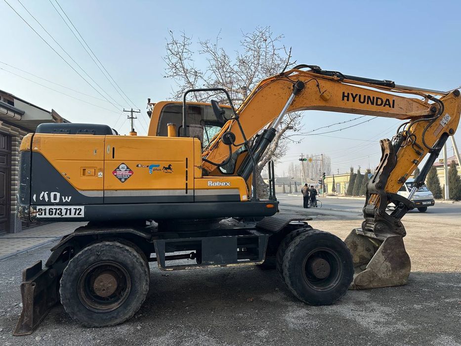 Экскаватор Хундай. Ekskavator hundai