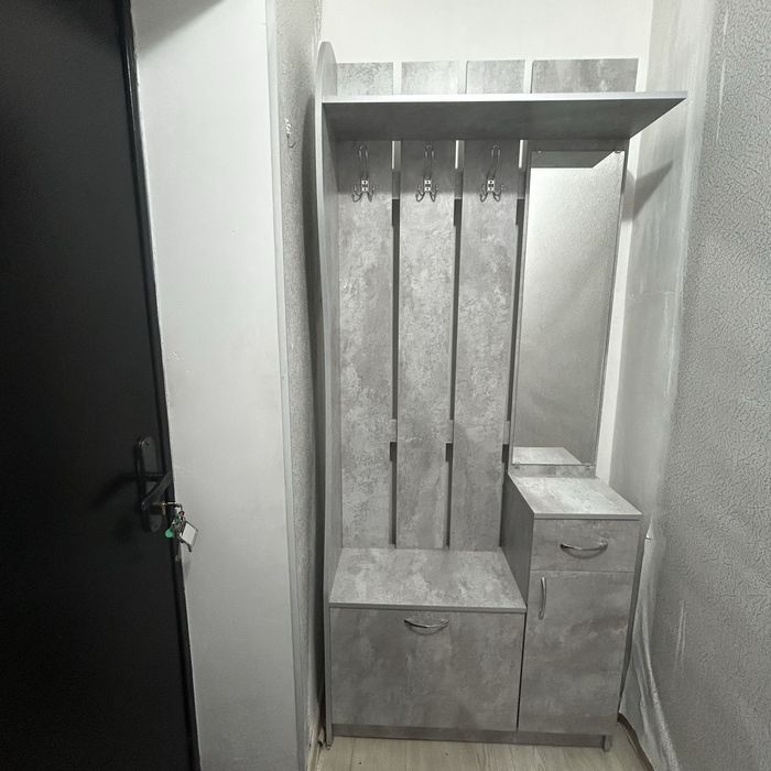 Продам  прихожую