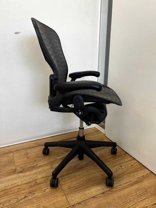 Refurbished Herman Miller Aeron Tuxedo