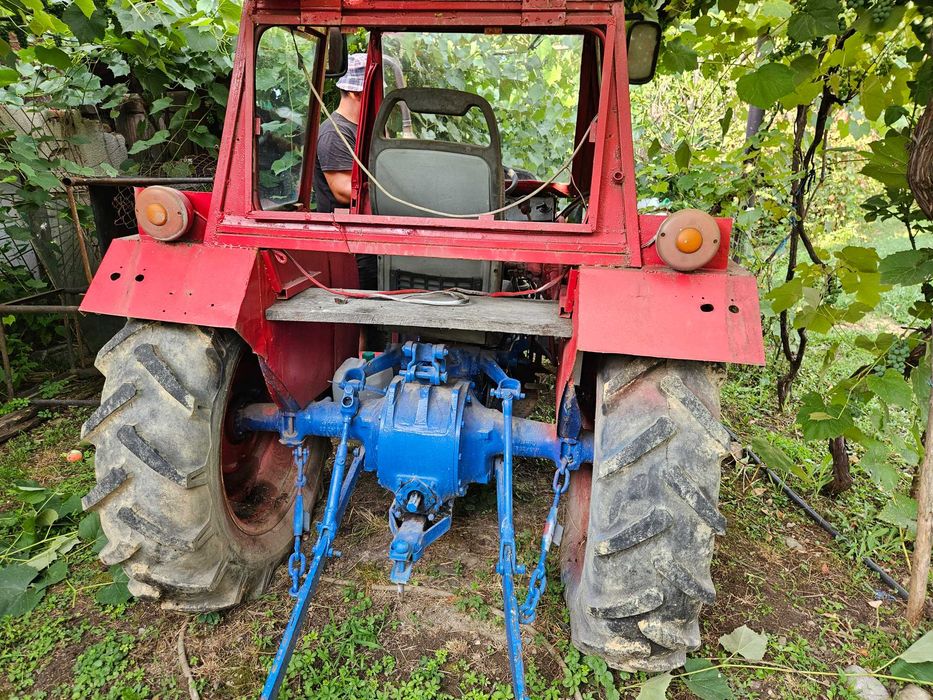 Vând Tractor Fiat U445 + Prășitoare IMS Sârbească – 6.500 € Negociabil