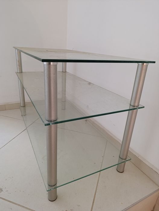 Стъклени ТВ маса и етажерки