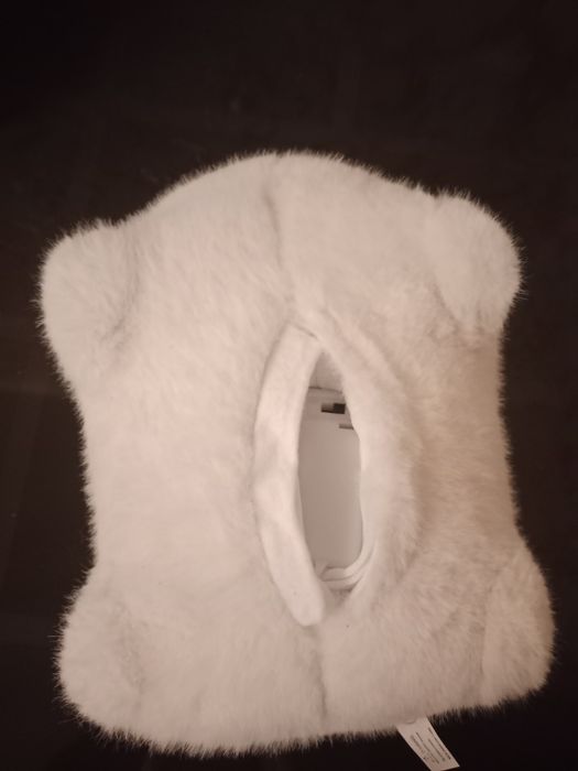 Продаю игрушечную пушистую кошку