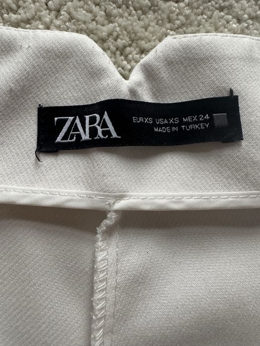 Панталони ZARA -  ХС размер