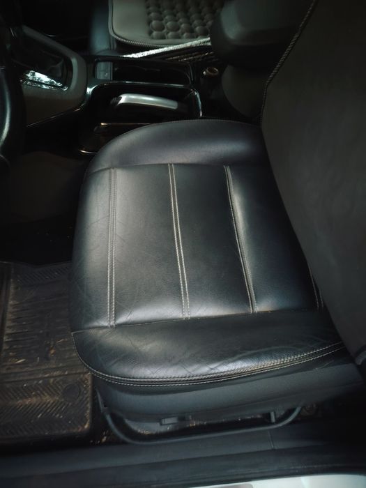 Vand Ford Kuga automata 2012 - cutie defecta