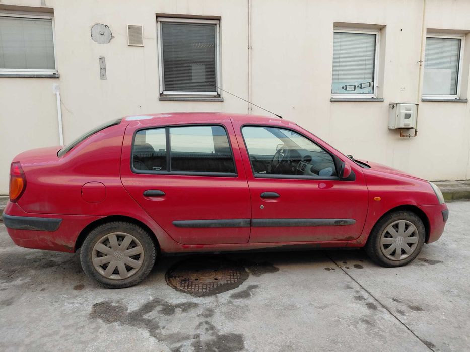 Mașină Renaul Clio
