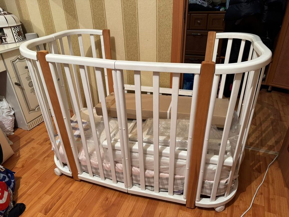 Продам детскую кровать-манеж за 55000 тг. в отличном состоянии!
