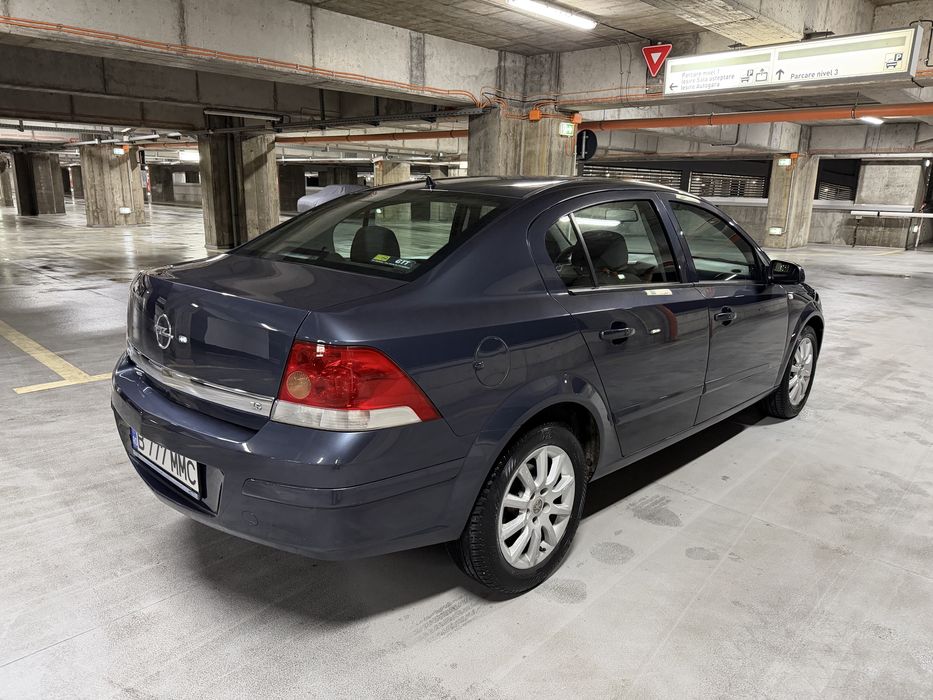 Opel Astra H Sedan  1.6 16V  115 CP  Benzină  2009  Euro 4  176.000 KM