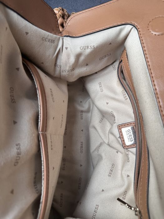Продам сумку Guess