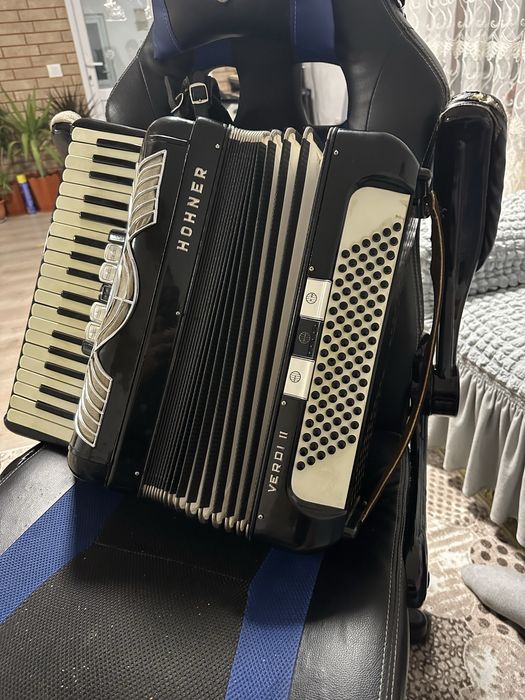 Vand acordeon Hohner verdi II , 96 basi