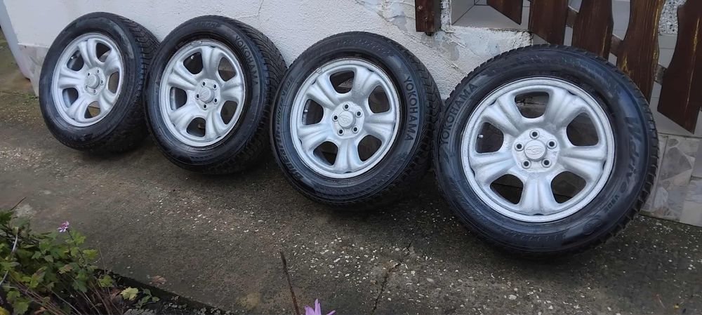 Продавам джанти със зимни гуми за Subaro forester 16” 4 броя