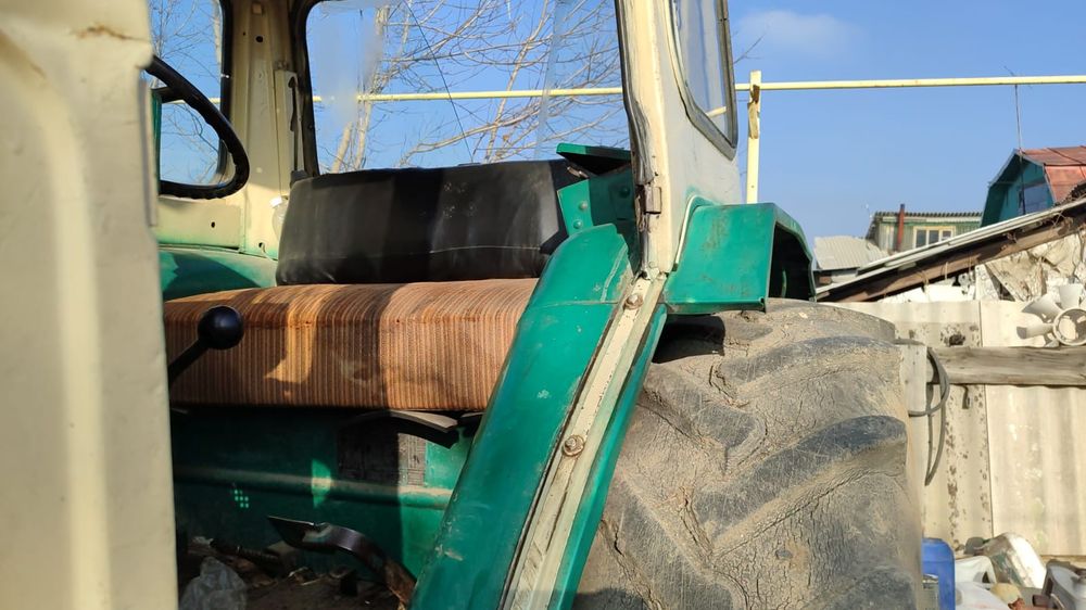 Продам трактор юмз6ал