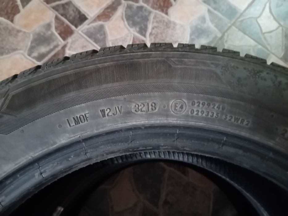 2 бр. зимни гуми 205/55R16 - отлично състояние