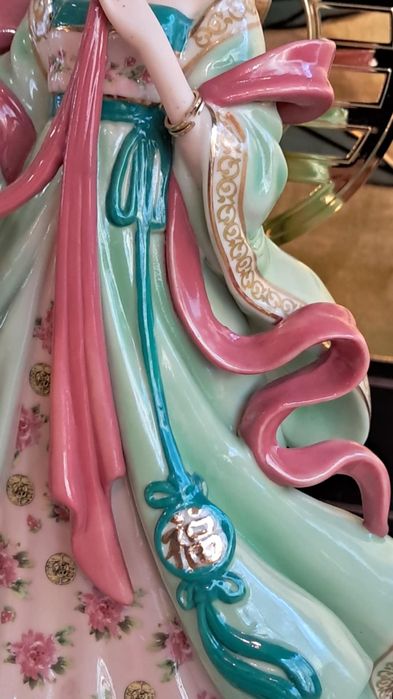 Порцеланова фигура Maiden of Fortune lena liu