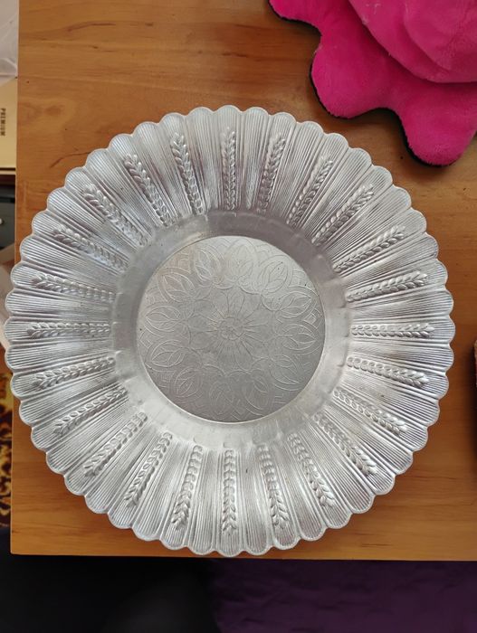 Метална чиния  за сервиране