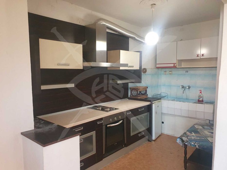 Продава се Тристаен апартамент в Варна, Център - 90 кв.м за 1989 €/кв.м - Снимка #2