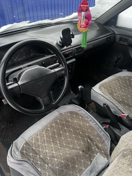 Продам мазду 323