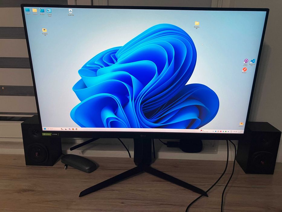 31,5'' LG UltraGear QHD Nano IPS 1ms Gaming Monitor - 32GP850-B