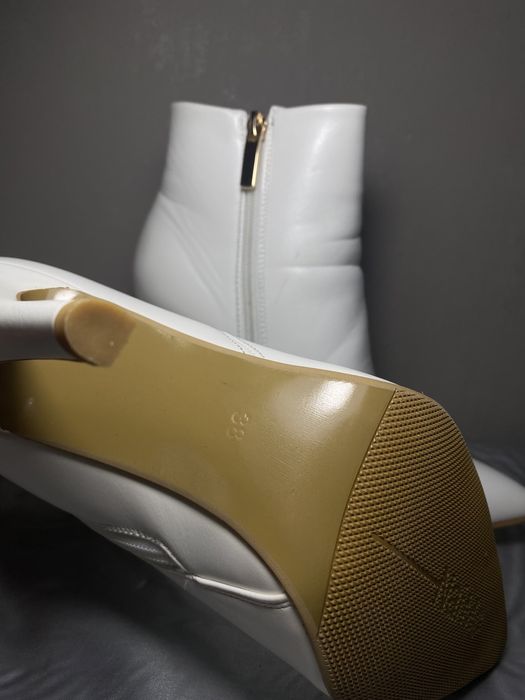 Ботильоны продам не носила никогда