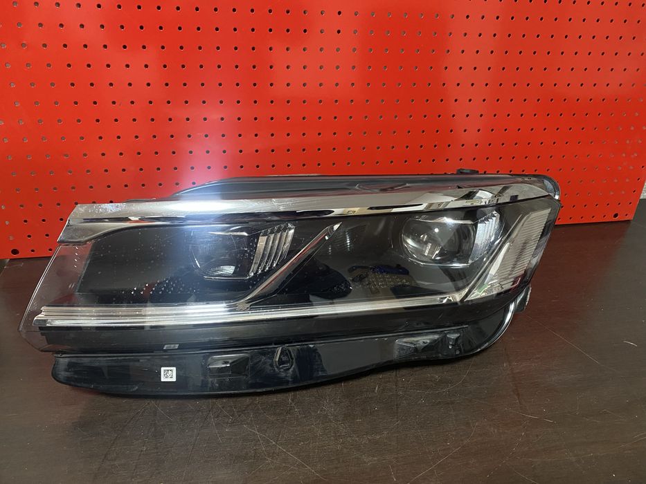Far stanga full led matrix Vw Touareg an 2018-2021