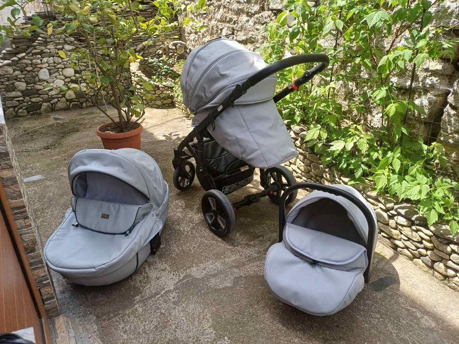 Бебешка количка 3 в 1