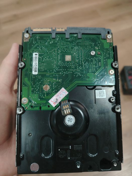 Жёсткий диск  seagate 1tb skyhawk