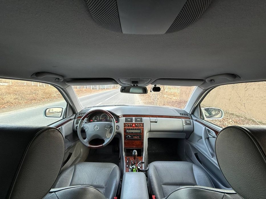 Мерседес бенз Е280 elegans made in Germani