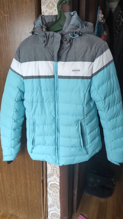 Женская куртка, в идеальном состоянии