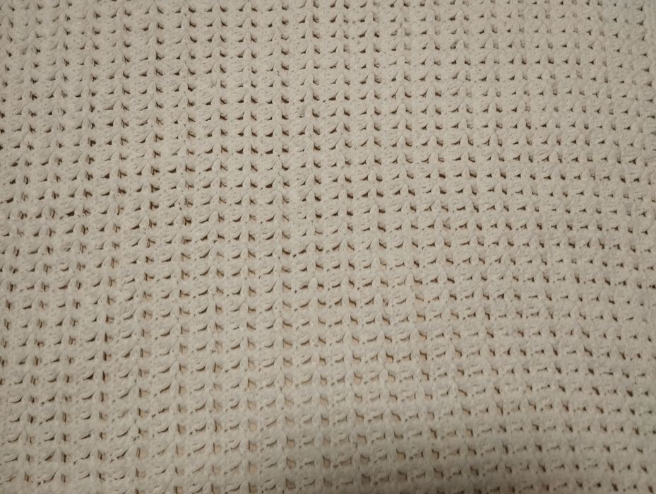 Бебешка пелена,плетена на една кука