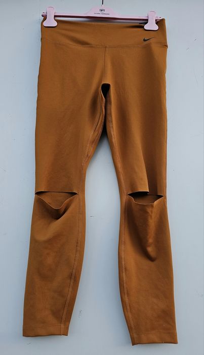 Nike оригинален дамски клин нов М/Л размер