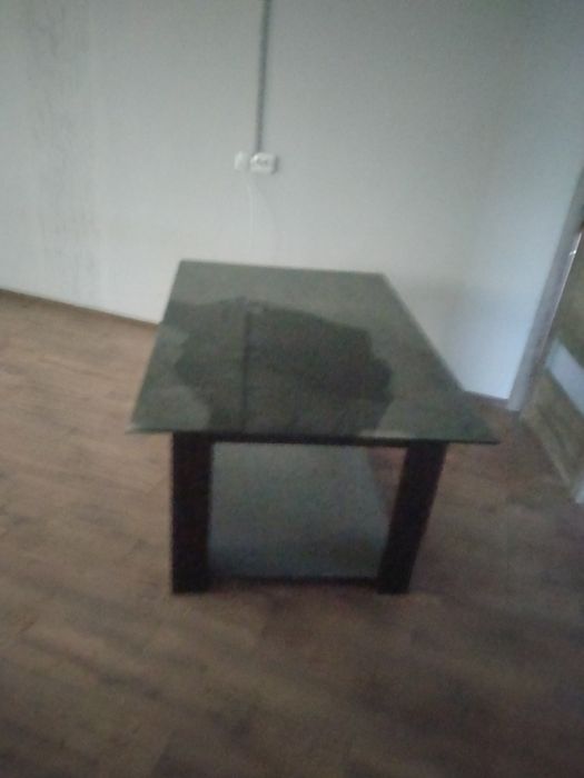 Столы стеклянные и деревянные