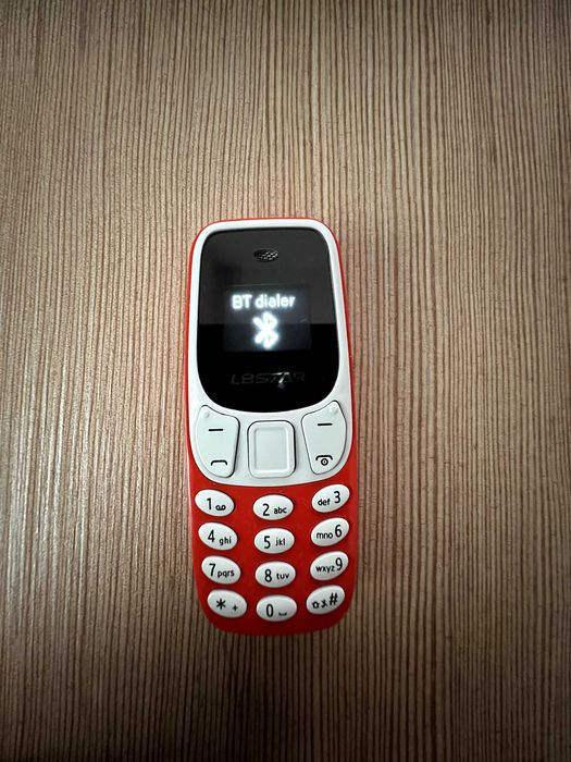 Telefon dual SIM, de mărime mica, liber de retea