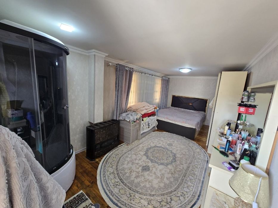 Yangiyo'lda 5,5 sotix 6 xonali uy sotiladi