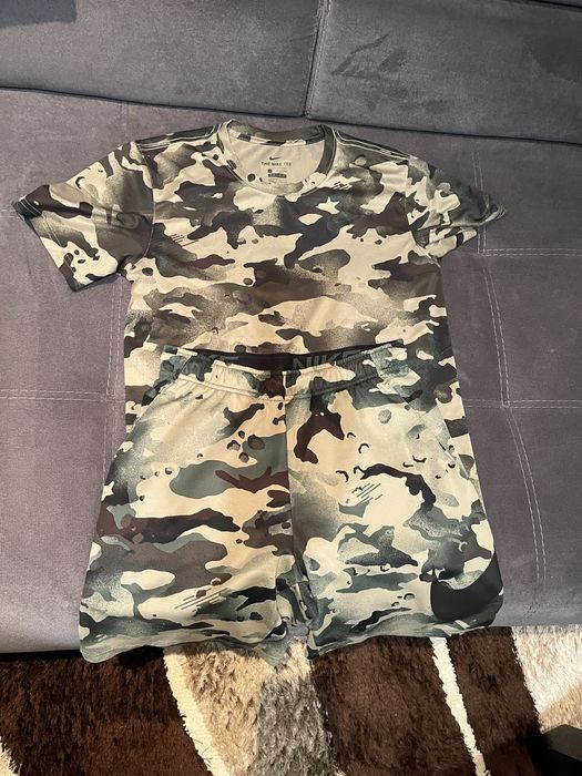 Тениски КАТО НОВИ размер С