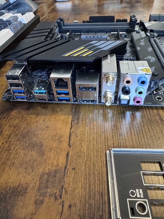 Placa de baza AM4, ASUS TUF B550 PLUS WIFI II Ca Noua