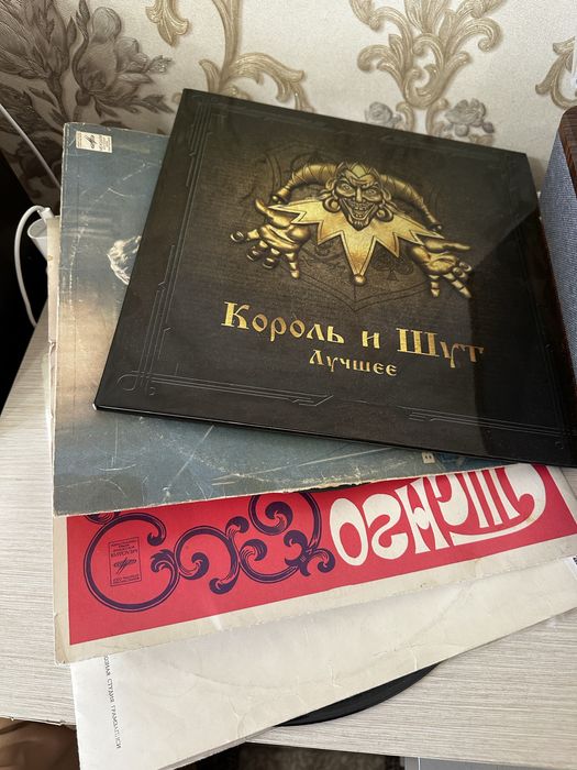 Продам виниловый проигрователь и пластинки