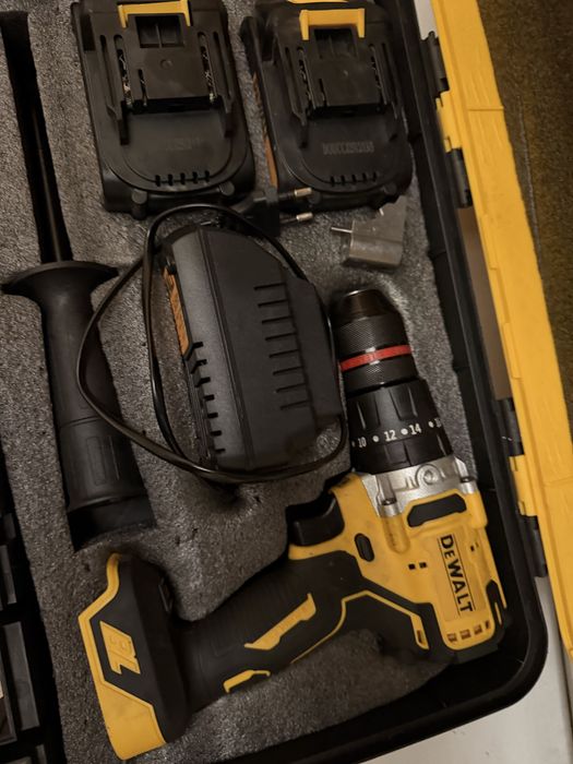 Продам шуруповерт Dewalt