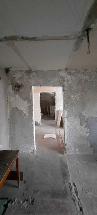 Se vinde apartament 4 camere situat la etajul 3/4 Str Vasile Alexandri (Cocosvar)