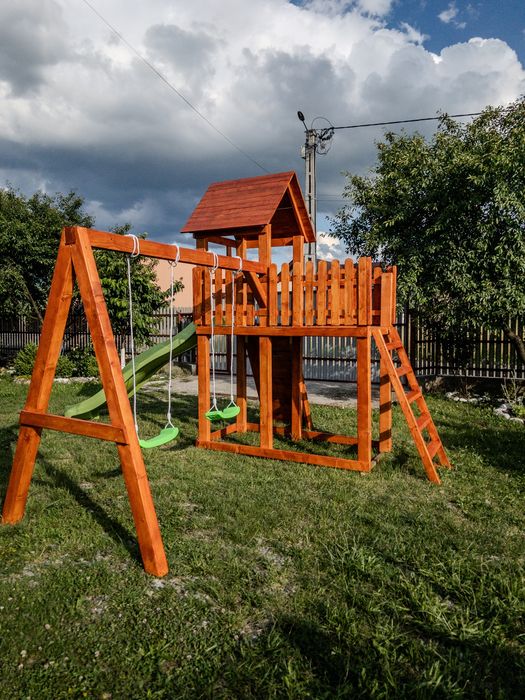 Loc de joacă complet pentru copii – Lemn masiv, Personalizabil (Tobogan, Leagăn, Cățărare)