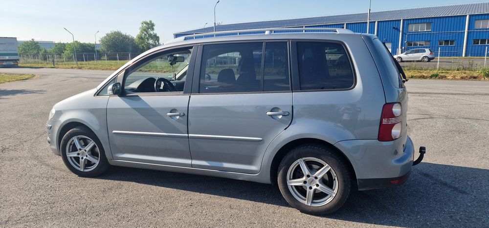VOLKSWAGEN Touran 2009 — imagine 3