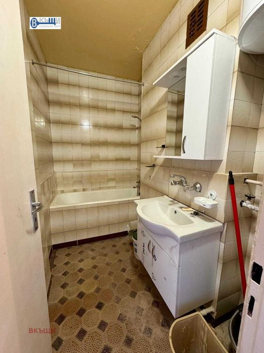 Продава се Четиристаен апартамент в Велико Търново, Бузлуджа - 75 кв.м за 1374 €/кв.м - Снимка #7