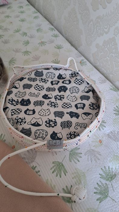 Лежанка для котенка