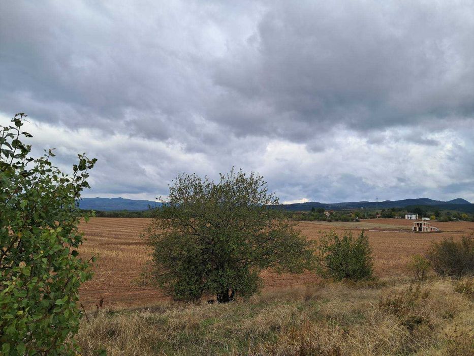 Продава парцел в регулация (УПИ)